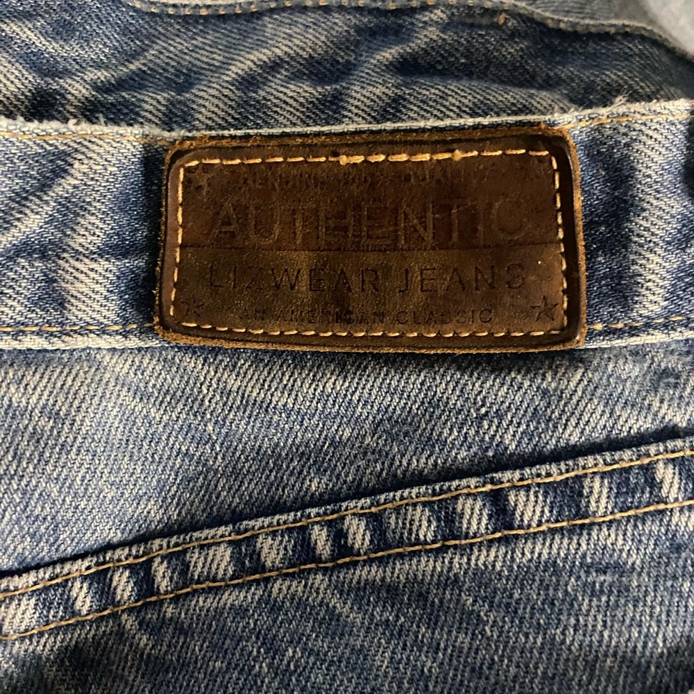 Liz Claiborne Women’s Low Waisted Blue Jeans - Picture 4 of 4